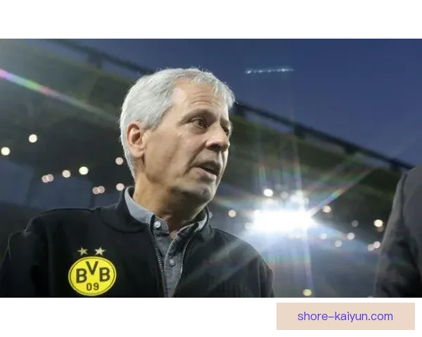 阿尔卡塞尔在新赛季展现出良好的战术适配性，值得关注其表现走势。