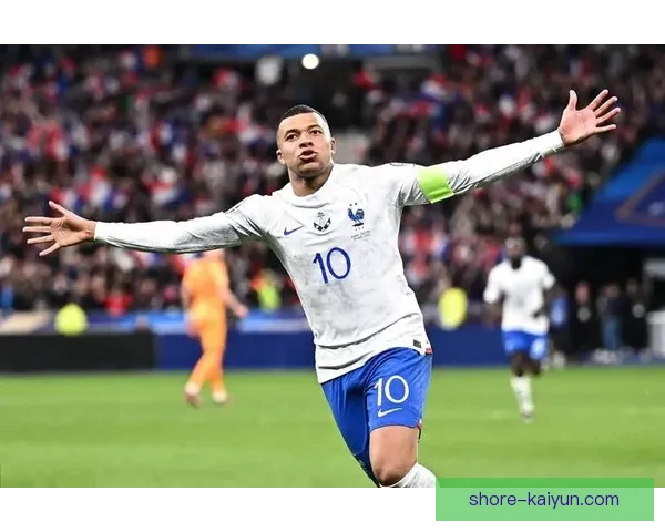 姆巴佩国家队首秀表现值得关注，展现出卓越潜力与技术能力