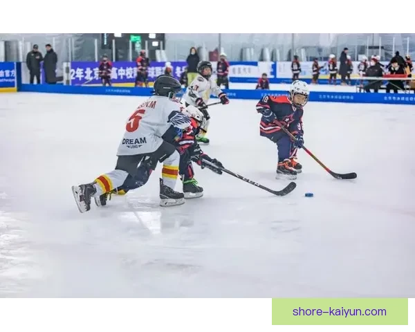 日本队樱花球衣表现稳定，展现出强大的团队凝聚力与竞技状态