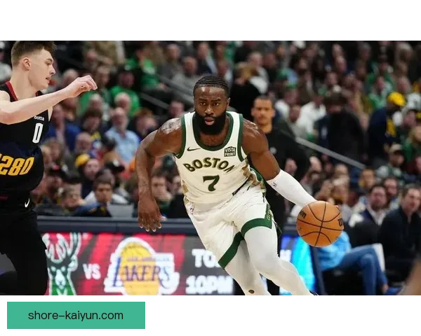 莱万多夫斯基成弗里克战术核心，进攻端表现稳健